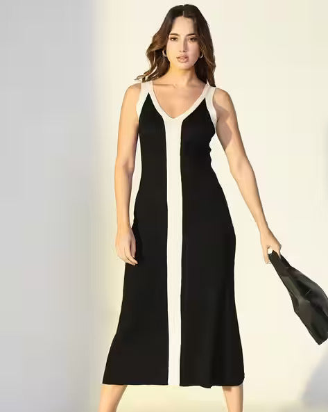 Monochrome V-Neck Bodycon Dress