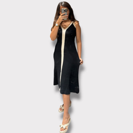 Monochrome V-Neck Bodycon Dress